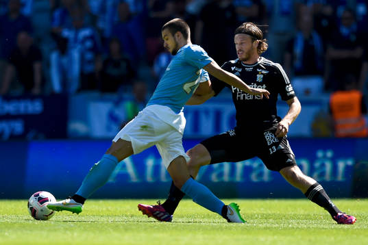 Malmö FFs Vladimir Rodic och IFK Göteborgs Gustav Svensson