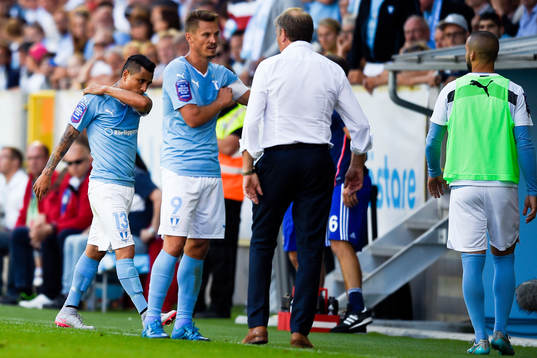 Malmö FFs Yoshimar Yotún går av planen, utvisad