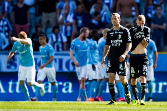 IFK Göteborgs Hjalmar Jonsson och Sebastian Eriksson deppar
