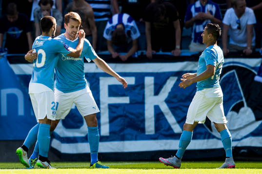 Malmö FFs Kari Arnason (m) jublar