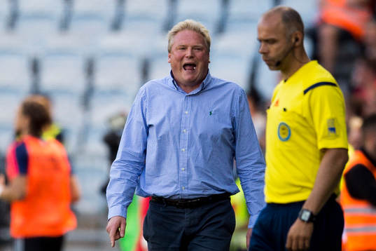 IFK Göteborgs tränare Jörgen Lennartsson skriker på