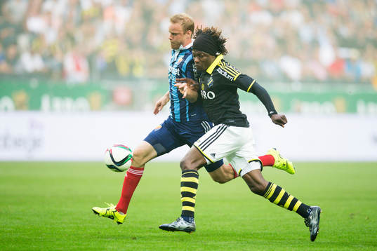 s Mohamed Bangura och Djurgårdens Fredrik Stenman