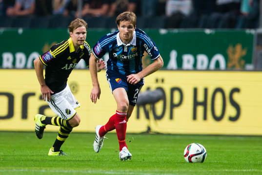 s Johan Blomberg jagar Djurgårdens Jesper Arvidsson