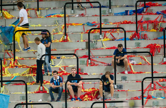 Djurgårdens supportar ser deppiga ut