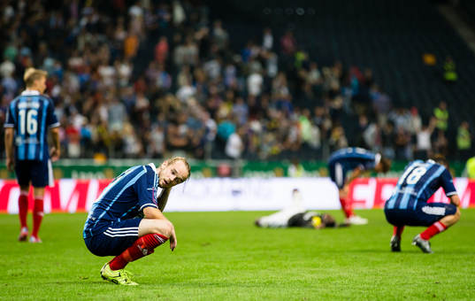 Djurgårdens Daniel Berntsen ser deppig ut