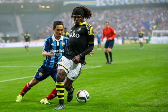 s Mohamed Bangura med en klack