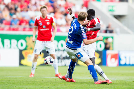 Kalmars Papa Alioune Diouf och Sundsvalls Joakim Nilsson