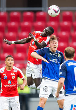 Kalmars Papa Alioune Diouf och Sundsvalls Leo Englund