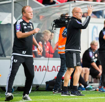 Sundsvalls tränare Joel Cedergren och Roger Franzén (v)