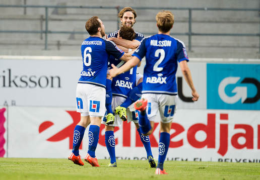 Sundsvalls Simon Helg jublar