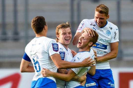 Värnamos Tobias Englund jublar