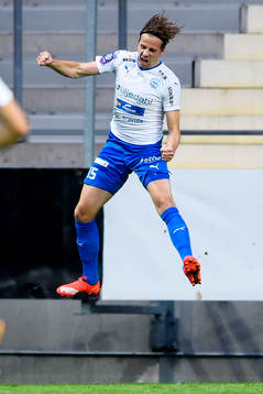 Värnamos Sebastian Göransson jublar