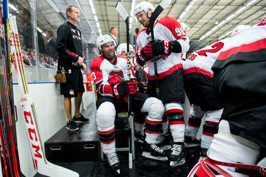 Malmö Redhawks Kent Mcdonell och Mattias Persson i båset