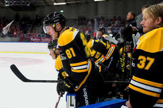 Panterns Carl-Johan Sjögren och målvakt Jonas Gunnarsson