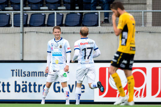 Gefles Johan Bertilsson jublar