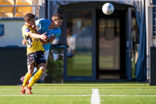 Kamp mellan Elfsborgs Arian Kabashi och Malmö FFs Mattias