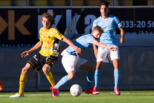 Elfsborgs Christopher Mc Vey och Malmö FFs Teddy Bergqvist