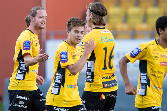 Elfsborgs Linus Andersson (v) jublar