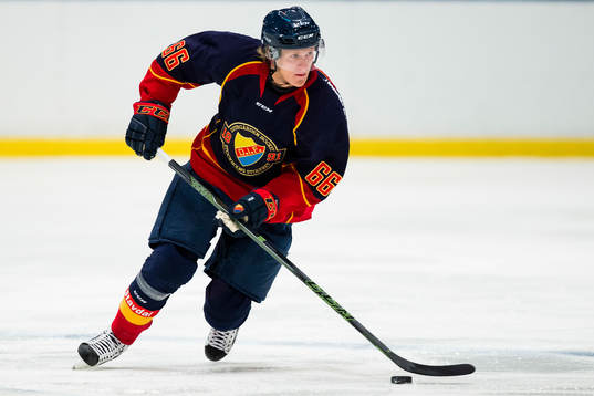 Djurgårdens Marcus Sörensen med pucken