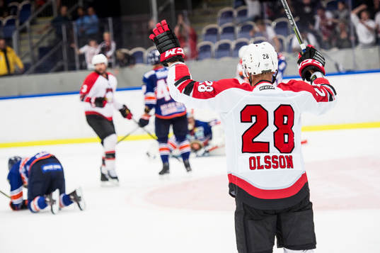 Malmö Redhawks Jens Olsson jublar