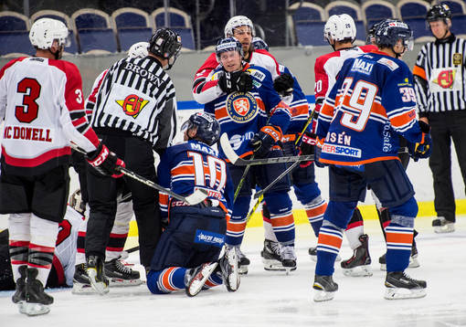 Heta känslor mellan Malmö Redhawks och Växjö