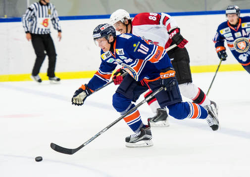 Växjös Richard Gynge mot Malmö Redhawks Peter Mueller