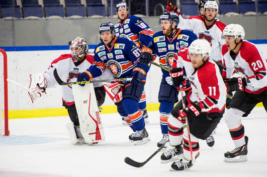 Växjös Robert Rosén, Richard Gynge, Liam Reddox framför