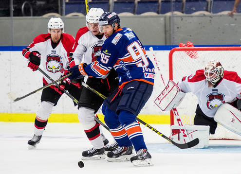 Växjös Mikael Johansson mot Malmö Redhawks Johan Björk,