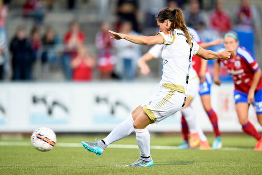 Rosengårds Sara Björk Gunnarsdottir gör 2-2 på straff