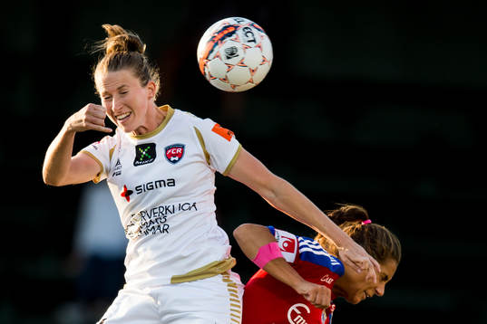 Rosengårds Emma Berglund nickar in 1-0