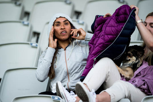 Rosengårds Marta Viera Da Silva på läktaren