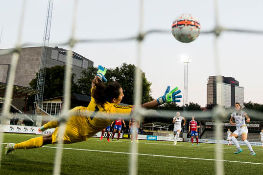 Rosengårds Sara Björk Gunnarsdottir gör 2-2 på straff