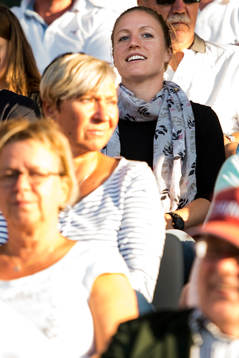 Rosengårds nyförvärv Josee Belanger på läktaren