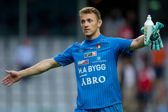 Örgrytes målvakt Robertino Kljajic glad