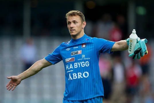 Örgrytes målvakt Robertino Kljajic glad