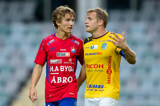 Örgrytes Jakob Lindström och Lunds Martin Johansson i