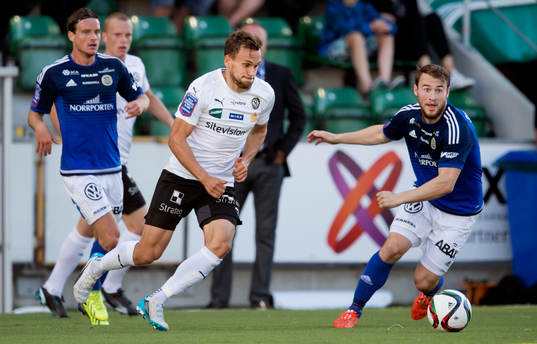 Örebros Logi Valgardsson och Sundsvalls Rúnar Már