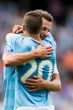 Malmö FFs Vladimir Rodic kramas om av Markus Rosenberg