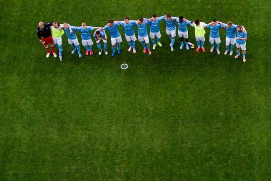 Malmö FFs spelare jublar mot publiken
