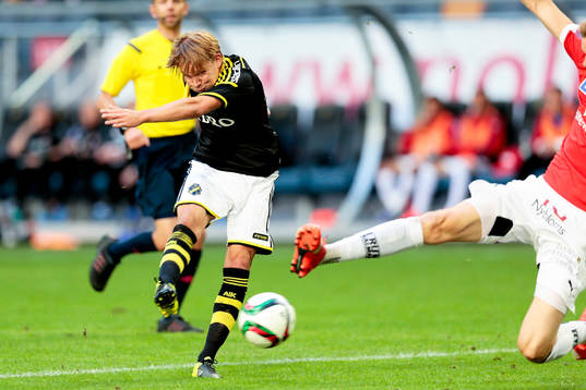 s Johan Blomberg gör 1-0