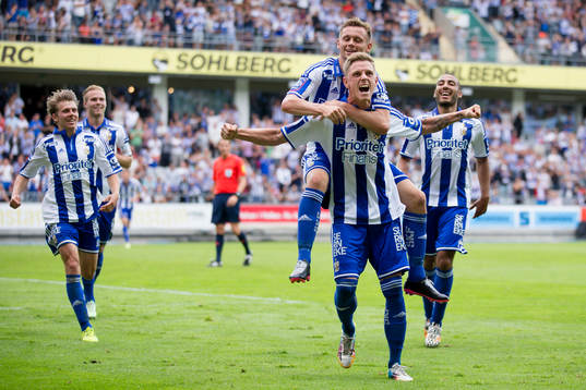 IFK Göteborgs Sören Rieks jublar ihop med Jakob Ankersen