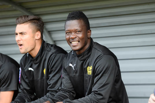 Mjällbys Ibrahim Teteh Bangura innan fotbollsmatchen i