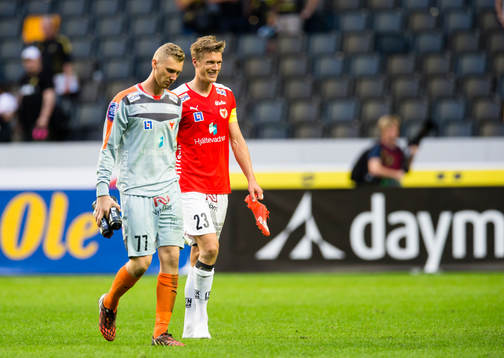 Kalmars målvakt Lars Cramer och Viktor Elm