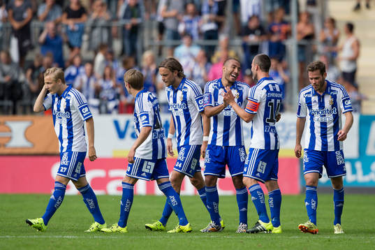 IFK Göteborgs Haitam Aleesami jublar ihop med Hjalmar