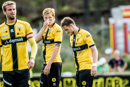 Frej Täbys Cristoffer Ericson och Smajl Suljevic deppar