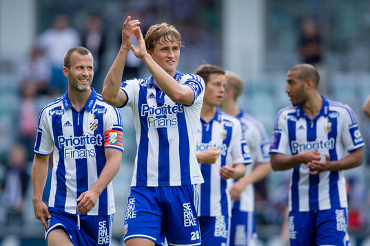 IFK Göteborgs Thomas Rogne tackar publiken