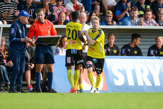 Mjällbys Christian Wilhelmsson byts in