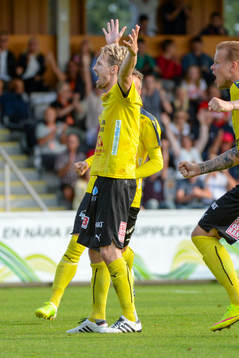 Mjällbys Christian Wilhelmsson jublar