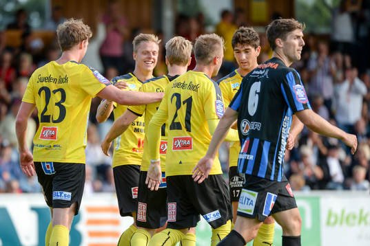 Mjällbys Christian Wilhelmsson jublar