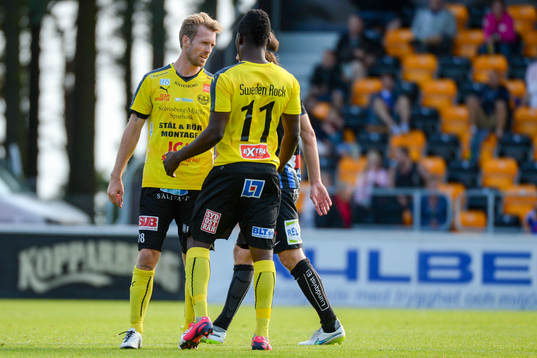Mjällbys Christian Wilhelmsson och Ibrahim Teteh Bangura